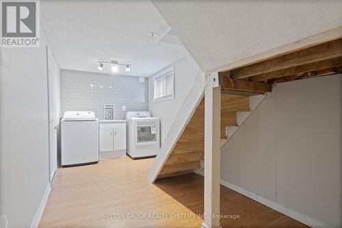 2399 Glenwood School Drive, Burlington, ON - Indoor Photo Showing Laundry Room