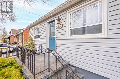 2399 Glenwood School Drive, Burlington, ON - Outdoor