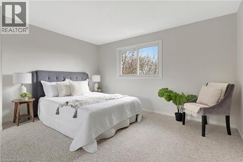 2427 Headon Forest Drive, Burlington, ON - Indoor Photo Showing Bedroom