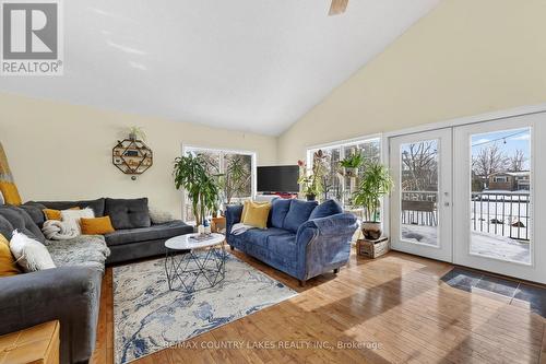 52 Turtle Path, Ramara, ON - Indoor Photo Showing Living Room