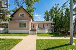 408 Duffield STREET W  Moose Jaw, SK S6H 5H8