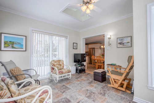 Sun Room - 227 Rue Therrien, Saint-Jean-Sur-Richelieu, QC - Indoor