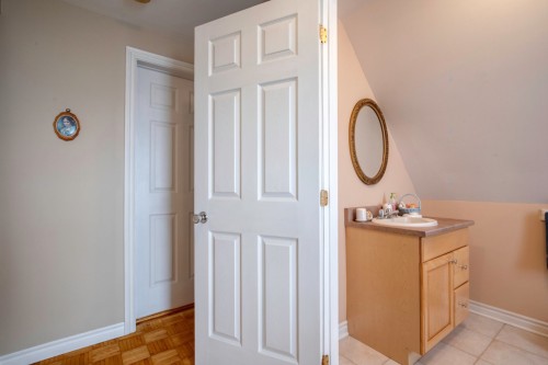 Powder room - 227 Rue Therrien, Saint-Jean-Sur-Richelieu, QC - Indoor