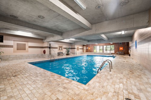 Piscine - 508-750 Boul. Montpellier, Montréal (Saint-Laurent), QC - Indoor Photo Showing Other Room With In Ground Pool