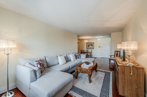 Salon - 508-750 Boul. Montpellier, Montréal (Saint-Laurent), QC - Indoor Photo Showing Living Room