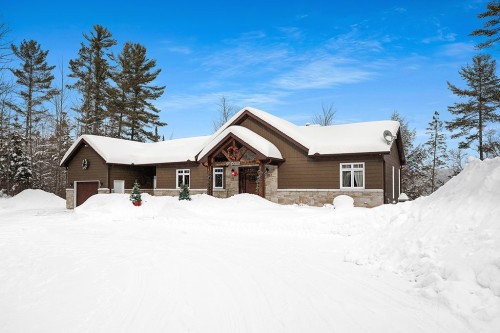 Face arrière - 287 Ch. Stephens, Otter Lake, QC - Outdoor With Facade