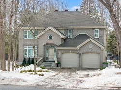 1413 Rue François-P.-Bruneau  Saint-Bruno-De-Montarville, QC J3V 6K4