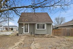 70 WHYTE AVENUE N Thorold, ON L2V 2T7