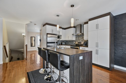 3200 Rue des Monarques  Longueuil (Saint-Hubert), QC J3Y 0G8