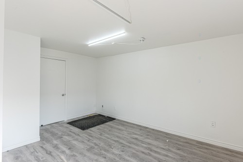 Bureau - 103-903 Rue Bériault, Longueuil (Le Vieux-Longueuil), QC - Indoor Photo Showing Other Room