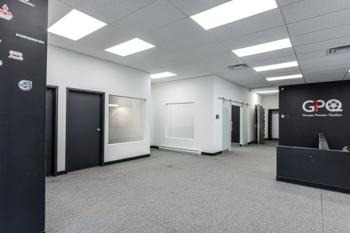 Commerce - 100-670 Boul. Curé-Poirier O., Longueuil (Le Vieux-Longueuil), QC - Indoor