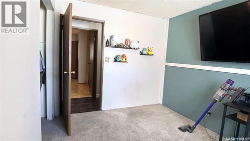 422 Spruce Drive, Estevan, SK - Indoor Photo Showing Other Room