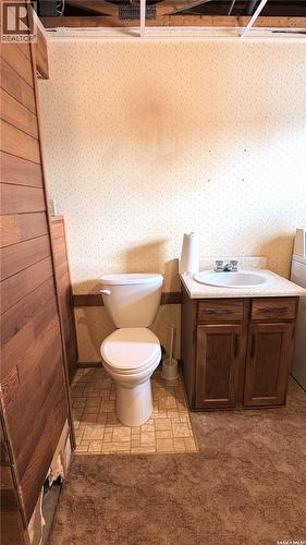 422 Spruce Drive, Estevan, SK - Indoor Photo Showing Bathroom