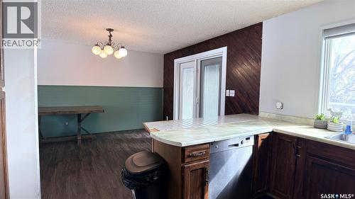 422 Spruce Drive, Estevan, SK - Indoor Photo Showing Kitchen