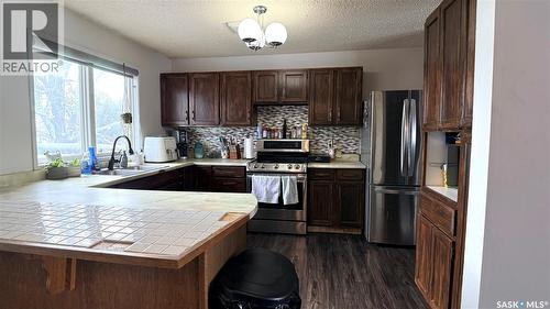 422 Spruce Drive, Estevan, SK - Indoor Photo Showing Kitchen