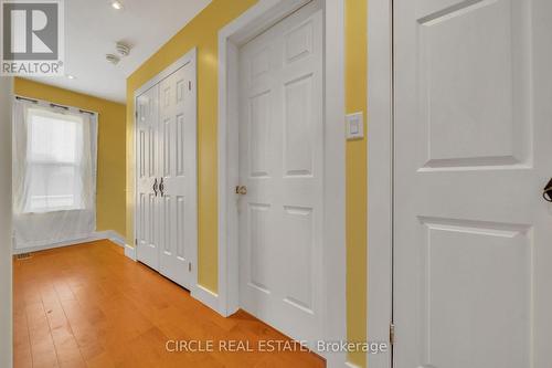 1043 Shaw Drive, Mississauga, ON - Indoor Photo Showing Other Room