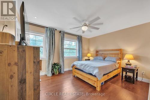 1043 Shaw Drive, Mississauga, ON - Indoor Photo Showing Bedroom
