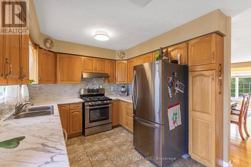 635 Wayne Crescent, Midland, ON - Indoor Photo Showing Kitchen With Double Sink