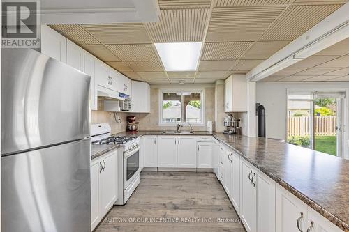635 Wayne Crescent, Midland, ON - Indoor Photo Showing Kitchen With Double Sink