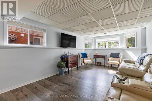 635 Wayne Crescent, Midland, ON - Indoor
