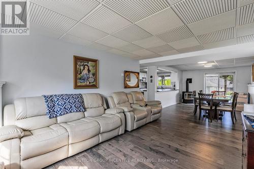 635 Wayne Crescent, Midland, ON - Indoor Photo Showing Living Room