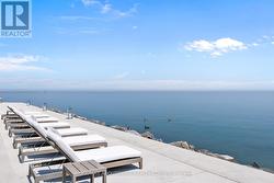 3 ENNISCLARE DRIVE E  Oakville, ON L6J 4N3