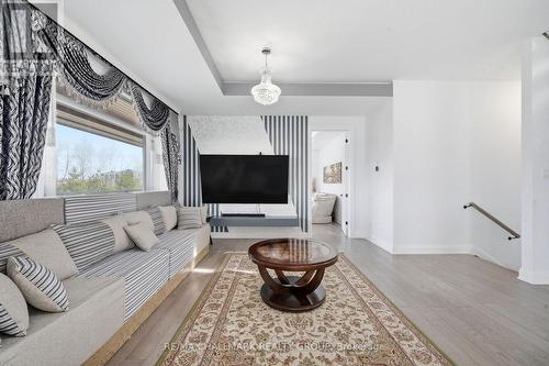 225 Summerview Terrace, Ottawa, ON - Indoor Photo Showing Living Room