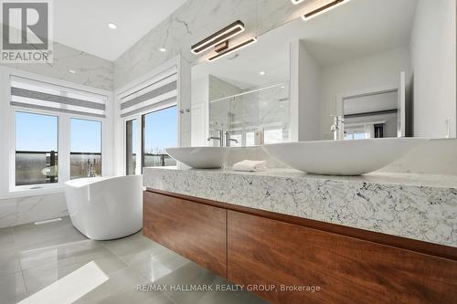 225 Summerview Terrace, Ottawa, ON - Indoor