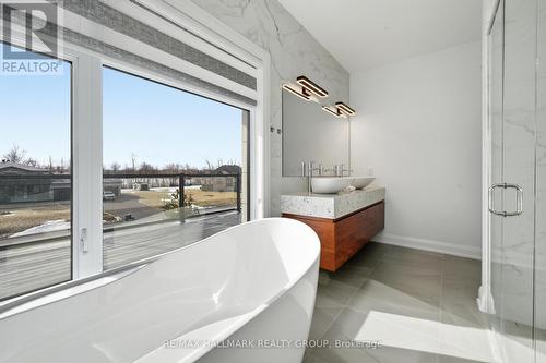 225 Summerview Terrace, Ottawa, ON - Indoor Photo Showing Bathroom
