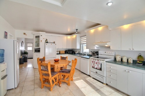 Vue d'ensemble - 369 4E Avenue, Val-D'Or, QC - Indoor Photo Showing Kitchen With Double Sink
