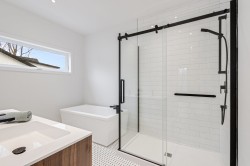 Salle de bains attenante à la CCP - 