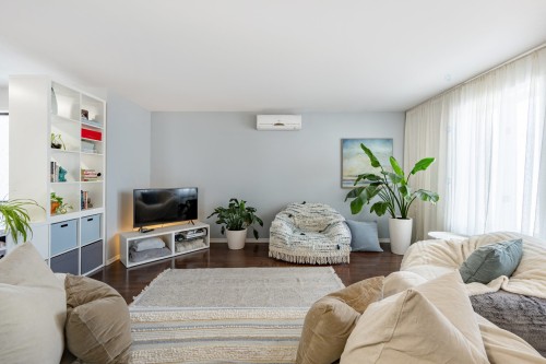 Salon - 755 Rue Schubert, Brossard, QC - Indoor Photo Showing Living Room