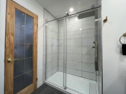 Salle de bains attenante à la CCP - 
