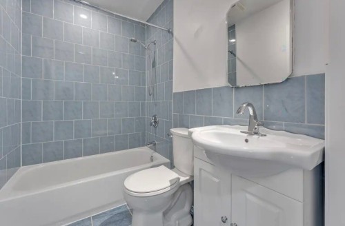 Bathroom - 675 Rue St-Antoine, Montréal (Lachine), QC - Indoor Photo Showing Bathroom