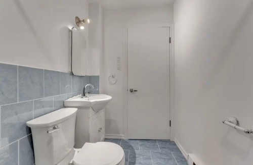 Bathroom - 675 Rue St-Antoine, Montréal (Lachine), QC - Indoor Photo Showing Bathroom