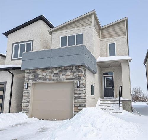 182 Moonlight Bay  Winnipeg, MB R3Y 2G2