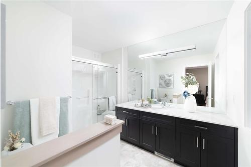 182 Moonlight Bay, Winnipeg, MB - Indoor Photo Showing Bathroom