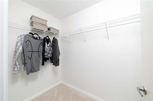 182 Moonlight Bay, Winnipeg, MB - Indoor With Storage