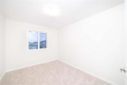 182 Moonlight Bay, Winnipeg, MB - Indoor Photo Showing Other Room