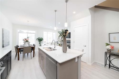 182 Moonlight Bay, Winnipeg, MB - Indoor Photo Showing Kitchen With Double Sink With Upgraded Kitchen