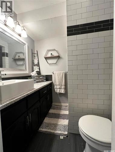 119 Macdonald Place, Swift Current, SK - Indoor Photo Showing Bathroom