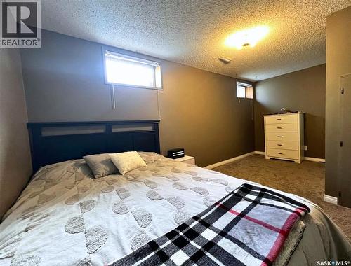 119 Macdonald Place, Swift Current, SK - Indoor Photo Showing Bedroom