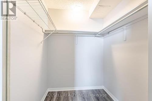 1505 - 363 Colborne Street, London East (East K), ON - Indoor
