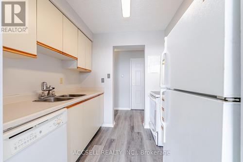 1505 - 363 Colborne Street, London East (East K), ON - Indoor Photo Showing Kitchen With Double Sink