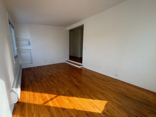 Salon - 12-490 Ch. Du Bord-Du-Lac-Lakeshore, Dorval, QC - Indoor Photo Showing Other Room