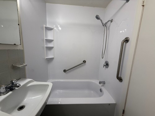 Bathroom - 5-490 Ch. Du Bord-Du-Lac-Lakeshore, Dorval, QC - Indoor Photo Showing Bathroom