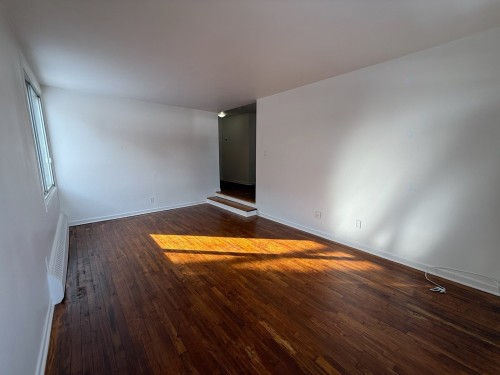Living Room - 5-490 Ch. Du Bord-Du-Lac-Lakeshore, Dorval, QC - Indoor Photo Showing Other Room