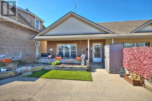 19 KNOLL STREET  Port Colborne (Main Street), ON L3K 5A4