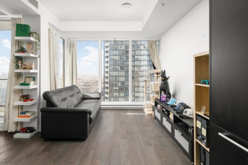 Salon - 3206-1188 Rue St-Antoine O., Montréal (Ville-Marie), QC - Indoor