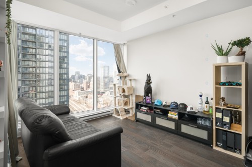 Salon - 3206-1188 Rue St-Antoine O., Montréal (Ville-Marie), QC - Indoor
